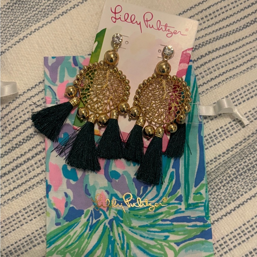 NWT Lilly Pulizter earrings